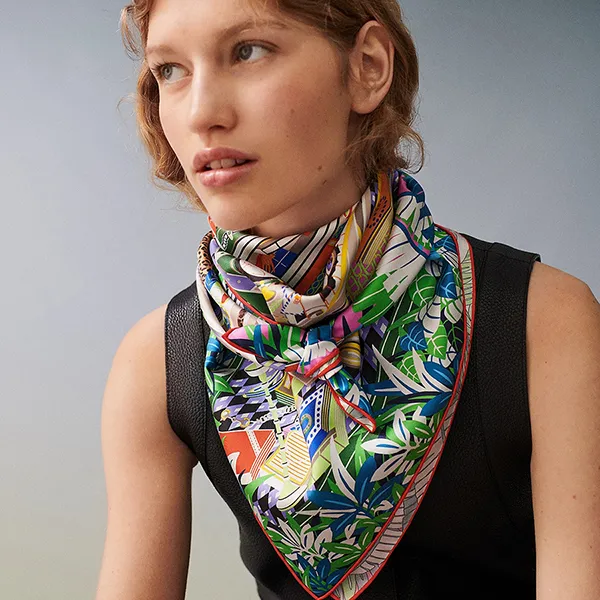 Khăn Hermès Les Douze Leopards Double Face Scarf 90 Rose Bonbon / Vert Vif / Jaune Màu Xanh Hồng