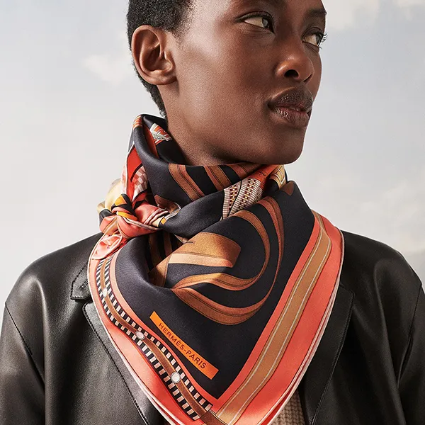 Khăn Hermès Lettres Equestre Scarf 90 Noir / Orange / Brun Màu Đen Cam
