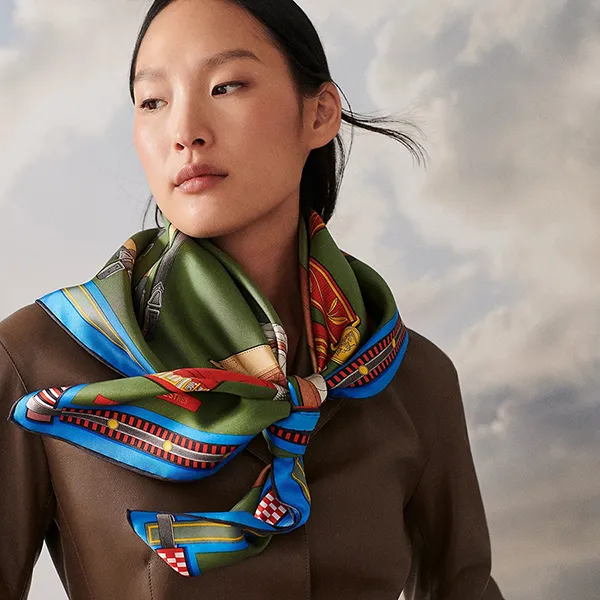 Khăn Hermès Lettres Equestre Scarf 90 Vert Mousse / Brun / Rouge Phối Màu - Thời trang - Vua Hàng Hiệu
