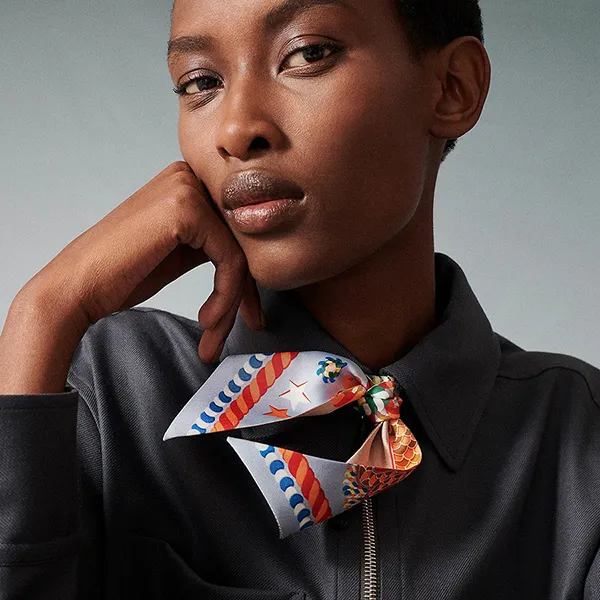 Khăn Nữ Hermès Epaulettes de Gala Twilly Bleu Ciel / Rouge / Jaune Phối Màu