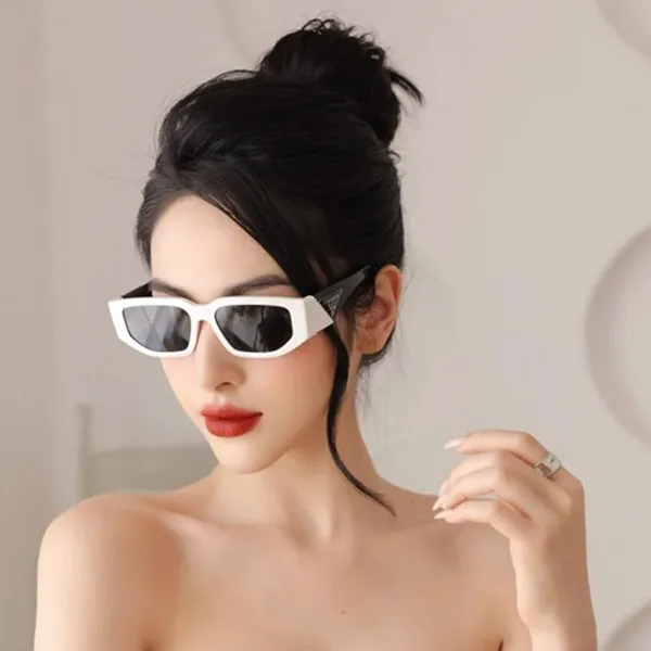Kính Mát Nữ Prada Sunglasses PR09ZS-F 1425S0 3N Màu Xám Trắng - 1