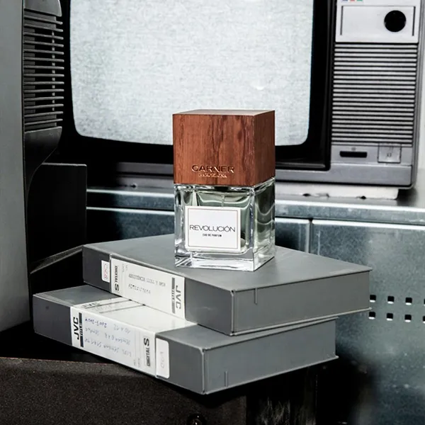 Nước Hoa Unisex Carner Barcelona Revolucion Eau De Parfum 100ml