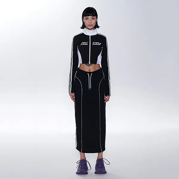 Set Áo + Chân Váy Nữ Nerdy Crop Track Màu Đen