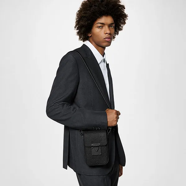 Túi Đeo Chéo Nam Louis Vuitton LV S Lock Wearable Mono M81524 Màu Đen