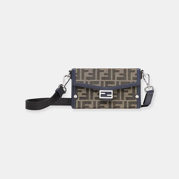 Túi Đeo Chéo Unisex Fendi Baguette Soft Trunk Phone Pouch Fabric Màu Be Viền Xanh - Túi xách - Vua Hàng Hiệu