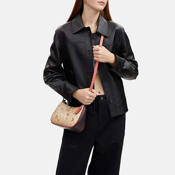 Túi Đeo Vai Nữ Coach Teri In Signature Canvas With Heart And Star Print CJ644 Màu Khaki/Hồng