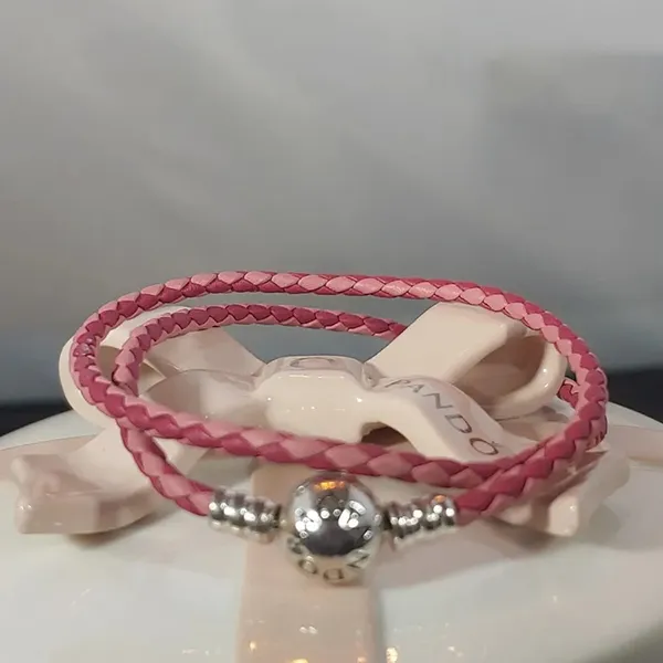 Vòng Đeo Tay Nữ Pandora Mixed Pink Double-Leather Charm Bracelet 590747CPMX Màu Hồng Đỏ Size 17.5