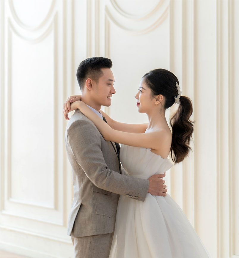 15+ cách tạo dáng chụp ảnh cưới đẹp, đơn giản cho cặp đôi - 2