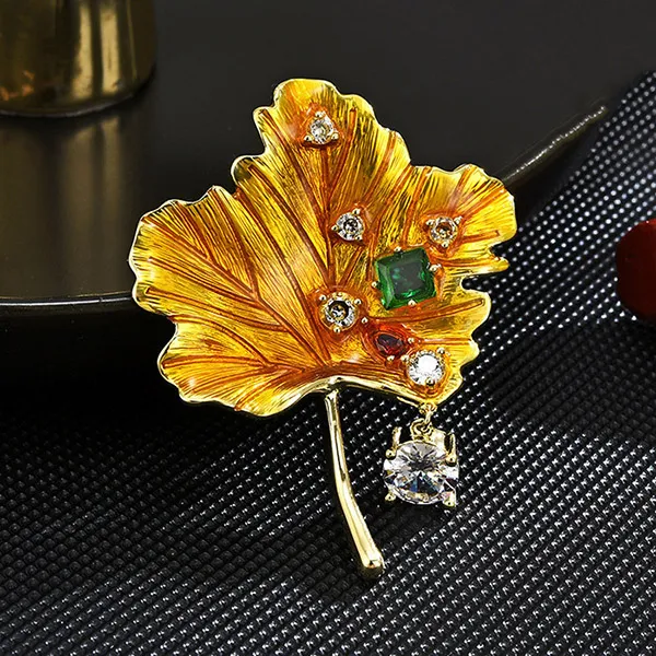 Cài Áo Nữ Meri Lá Ginko Khảm Đá Sang Trọng BR584 Màu Vàng