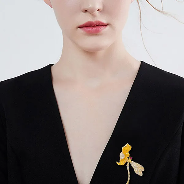 Cài Áo Nữ Meri Butterfly & Flower BR606 Màu Vàng