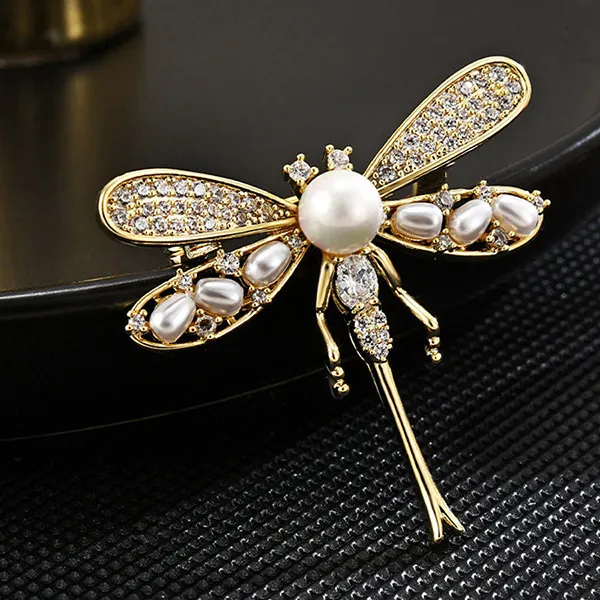 Cài Áo Nữ Meri Butterfly Khảm Ngọc Trai BR589 Màu Vàng