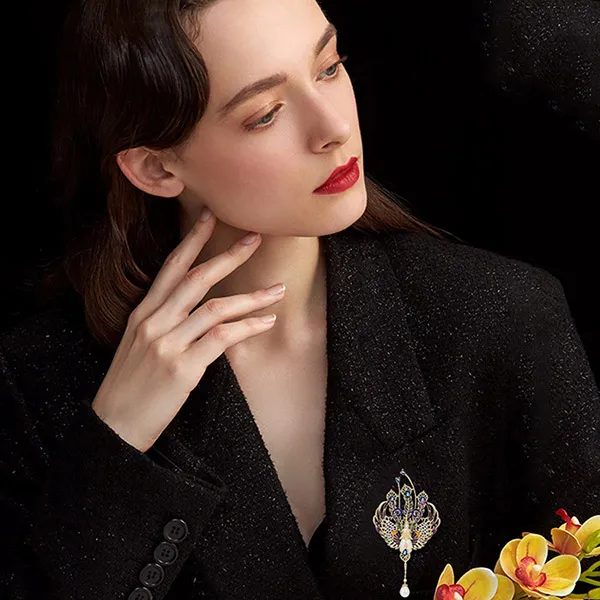 Cài Áo Nữ Meri Chim Công Royal BR569 Phối Màu