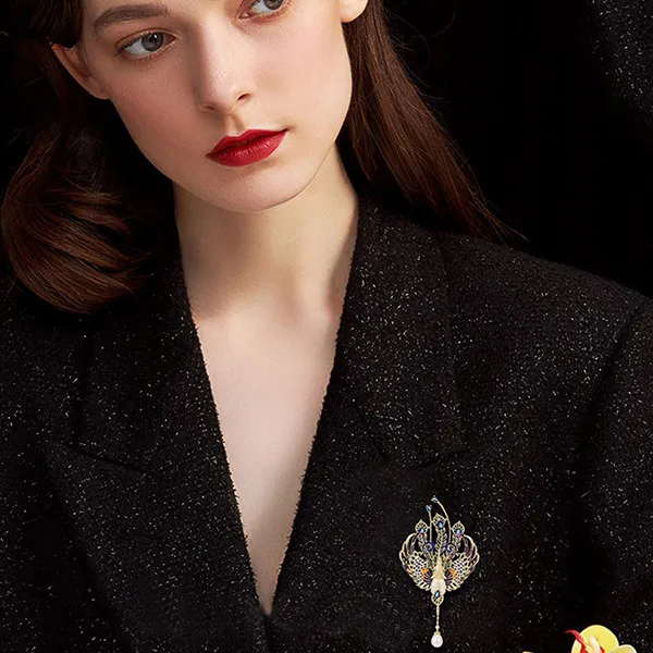 Cài Áo Nữ Meri Chim Công Royal BR569 Phối Màu