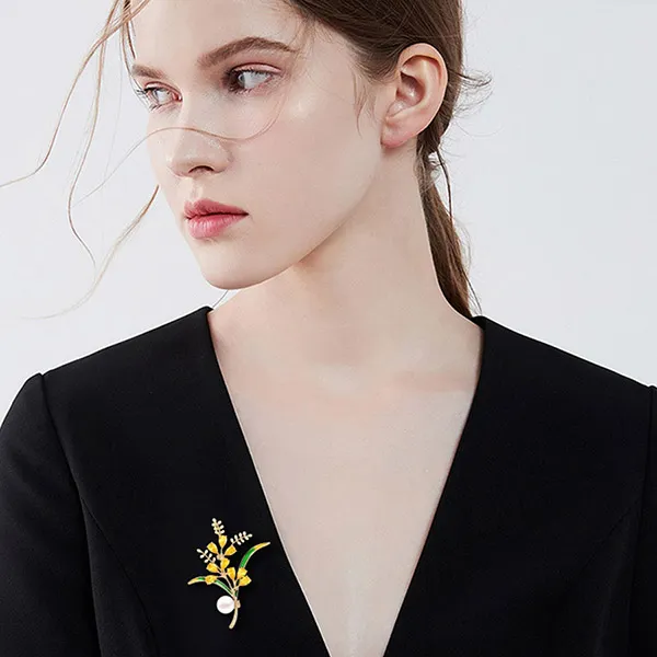 Cài Áo Nữ Meri Nhánh Hoa Tinh Tế BR586 Màu Vàng