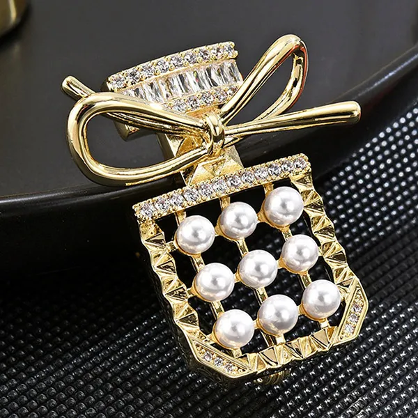 Cài Áo Nữ Meri Perfume BR588 Màu Vàng