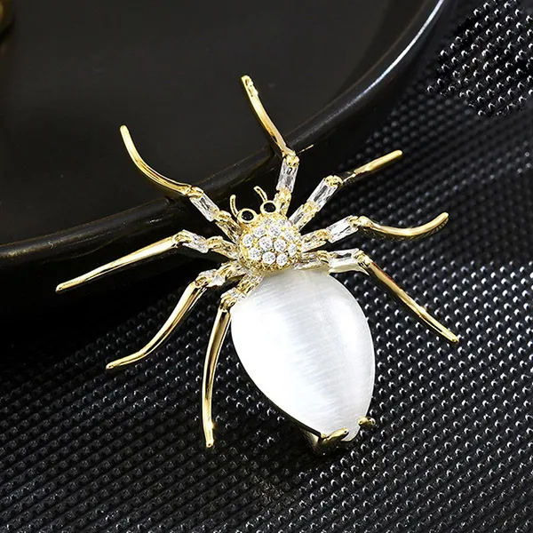 Cài Áo Nữ Meri Spider Đá Trắng BR587 Màu Vàng