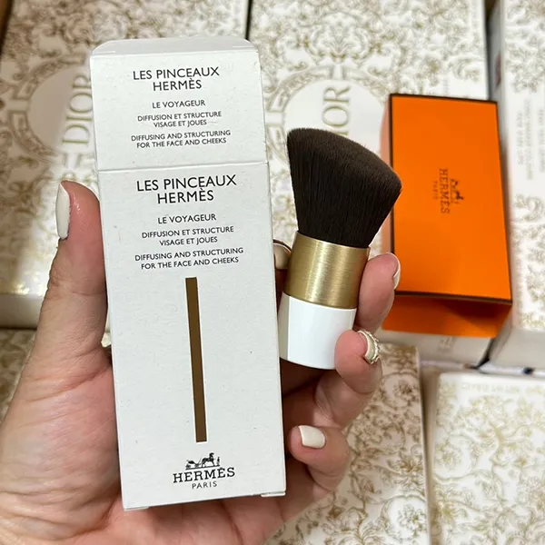 Cọ Trang Điểm Hermès Les Pinceaux Dyed Brush The Traveler Màu Nâu Đen - Trang điểm - Vua Hàng Hiệu
