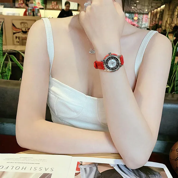 Đồng Hồ Nữ Fendi Ishine Watch F136021573T01 Size 33mm Màu Đỏ