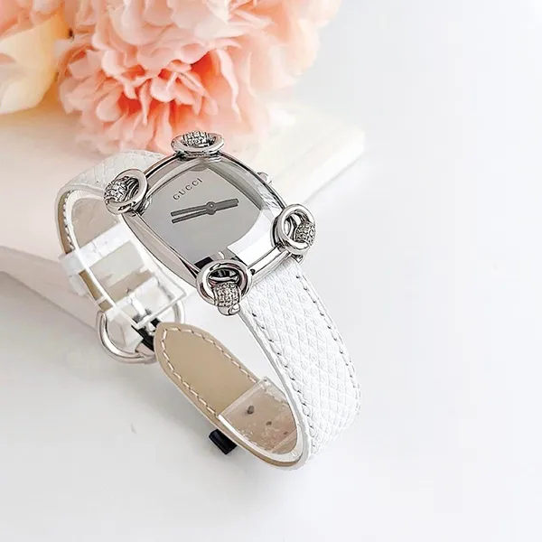 Đồng Hồ Nữ Gucci 117 Horsebit Cocktail Silver Dial Diamond White Lizard Leather YA117506 Màu Trắng