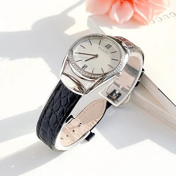 Đồng Hồ Nữ Gucci Horsebit Diamond Watch YA140406 Màu Đen Bạc
