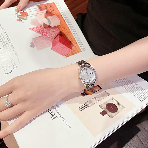 Đồng Hồ Nữ Gucci Horsebit Diamond Watch YA140406 Màu Đen Bạc