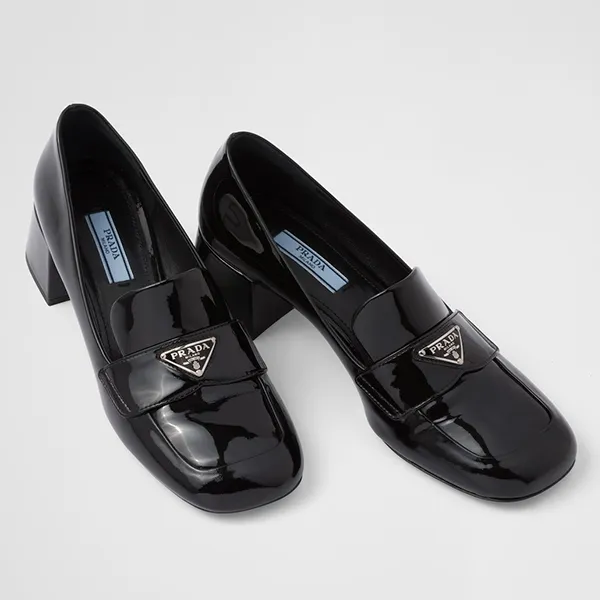 Giày Lười Nữ Prada Black Patent Leather Loafers Màu Đen Size 36.5
