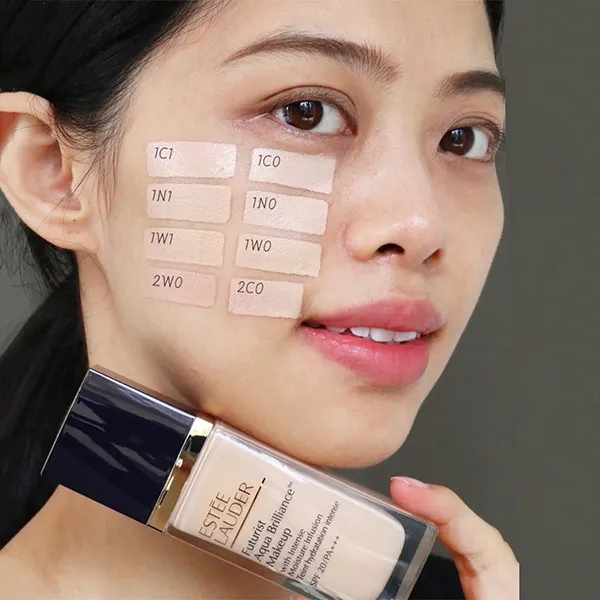 Kem Nền Estée Lauder Futurist Aqua Brilliance Makeup With Intense Moisture Infusion SPF 20/PA+++ 30ml Tone 1w0