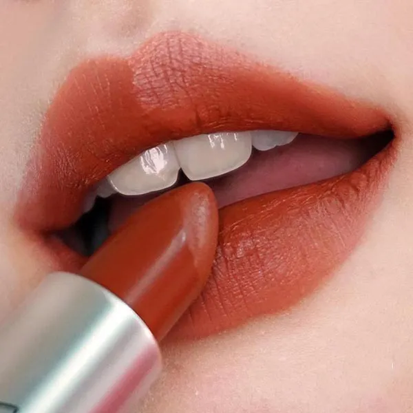 Son MAC Chili 602 Đẹp Sang Chảnh Màu Đỏ Gạch