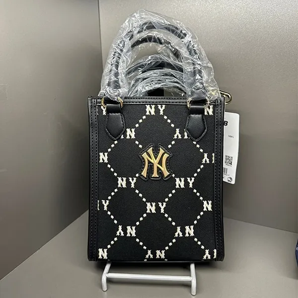 Túi Đeo Chéo Trẻ Em MLB Monogram New York Yankees 7ACRMD34N 50BKS Màu Đen