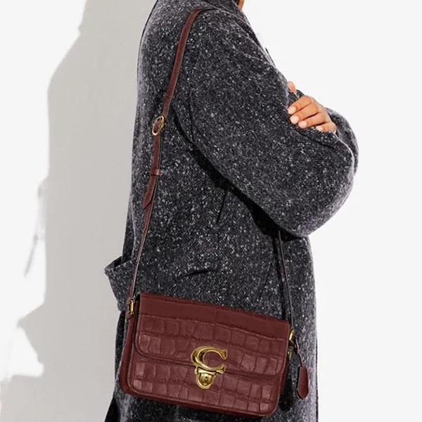 Túi Đeo Chéo Nữ Coach C6640 Studio Shoulder Bag Wine Màu Đỏ