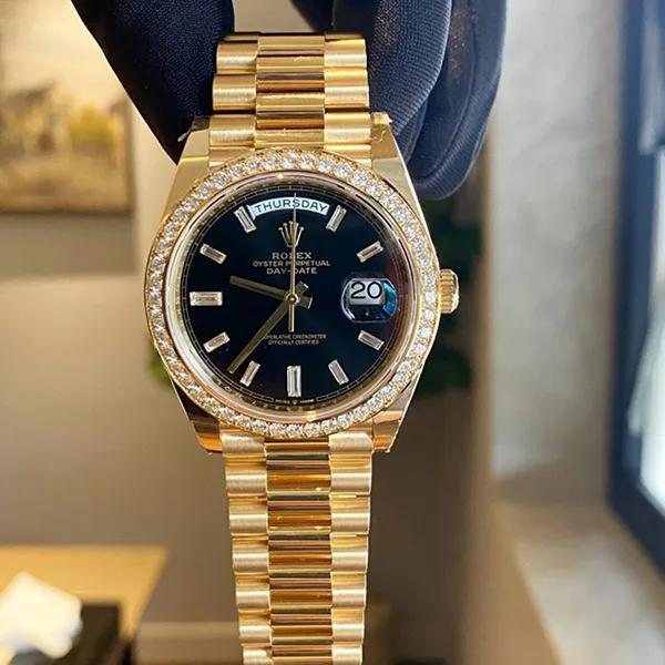 Đồng Hồ Nam Rolex Day-Date 40mm Diamond Bezel President Bracelet 228348RBR-0001 Màu Đen Vàng