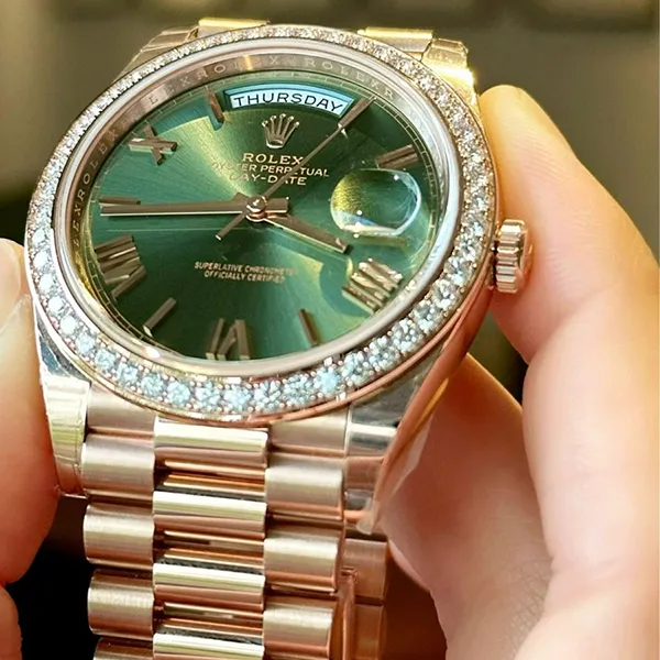 Đồng Hồ Nam Rolex Day-Date 40mm Rose Gold Olive Green Roman 228345RBR Màu Xanh/Vàng Hồng - Đồng hồ - Vua Hàng Hiệu