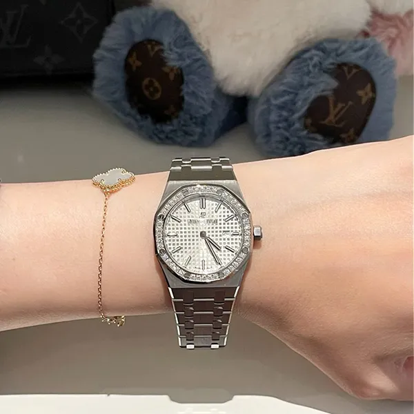 Đồng Hồ Nữ Audemars Piguet Royal Oak 33mm White Dial 67651ST.ZZ.1261ST.01 Màu Bạc