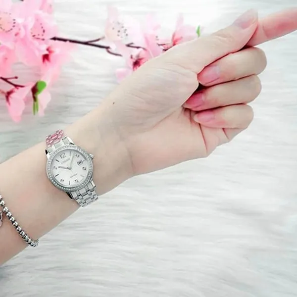 Đồng Hồ Nữ Citizen Eco-Drive FE1180-57D Màu Trắng Bạc