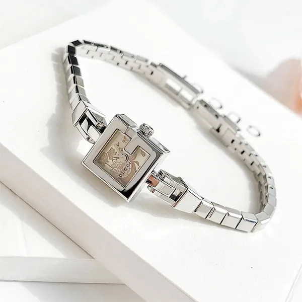 Đồng Hồ Nữ Gucci 102 G-mini Champagne Flower Watch Màu Bạc