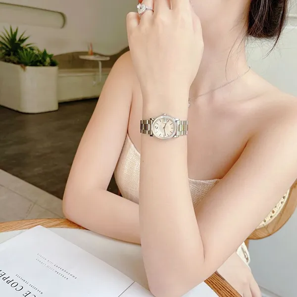 Đồng Hồ Nữ Gucci G Round 101J Case 29mm Màu Bạc Trắng