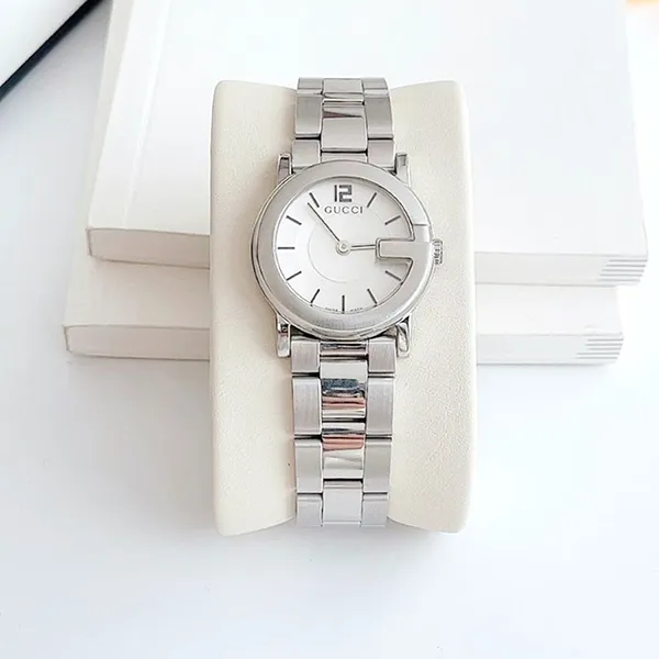 Đồng Hồ Nữ Gucci G Round 101J Case 29mm Màu Bạc Trắng