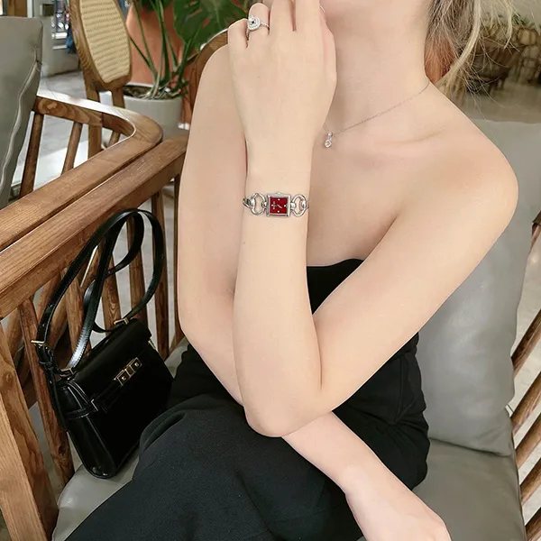 Đồng Hồ Nữ Gucci Tornabuoni Tonavoni Red YA120511 Màu Đỏ Bạc - Đồng hồ - Vua Hàng Hiệu