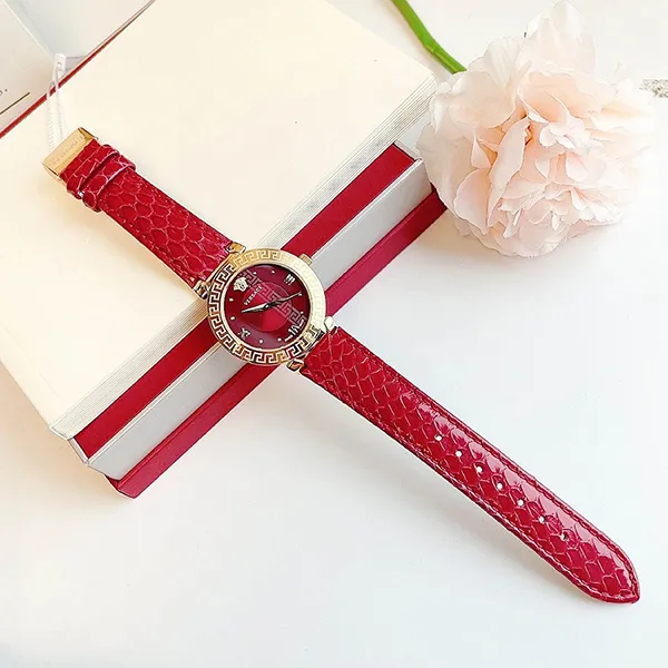 Đồng Hồ Nữ Versace Daphnis Quartz Red Dial Red Leather V16080017 35mm Màu Đỏ Vàng