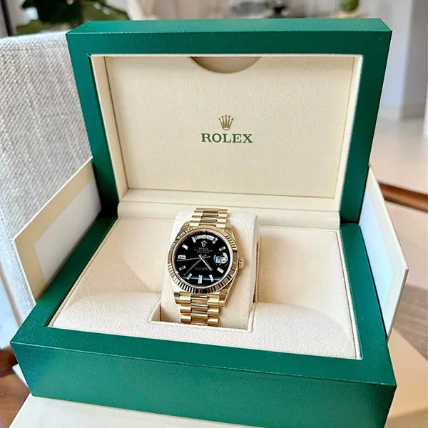 Đồng Hồ Rolex Day-Date 40mm Yellow Gold Onyx Baguette 228238-0059 Màu Đen Vàng