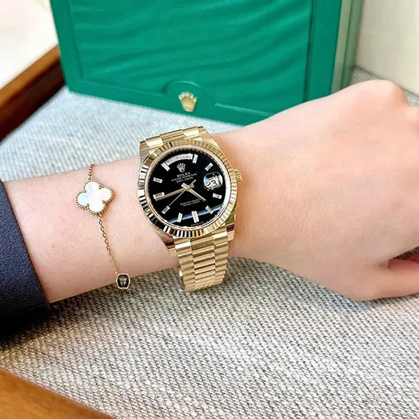 Đồng Hồ Rolex Day-Date 40mm Yellow Gold Onyx Baguette 228238-0059 Màu Đen Vàng