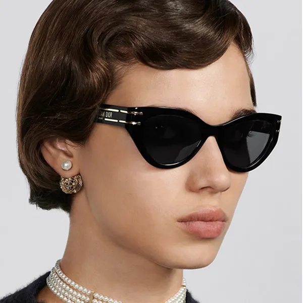 Kính Mát Nữ Dior DiorSignature B7I 10A1 Màu Đen