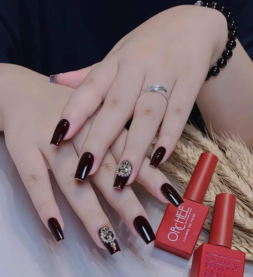 ✨ NAIL MÓNG NHỌN - THẦN THÁI SANG CHẢNH ✨ 👉🏻 Các nàng đã sẵn sàng tỏa sáng  với những mẫu nail móng nhọn sang chảnh “bling bling” chưa… | Instagram