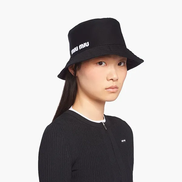 Mũ Miu Miu Bucket Hat 5HC196 Màu Đen