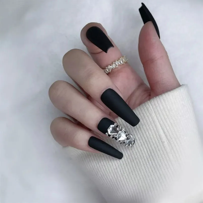 Mẫu nail đẹp màu đen mẫu nail đẹp họa tiết đính đá cao cấp bắt mắt[Đập hộp]  - YouTube
