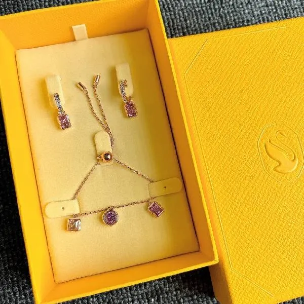 Set Vòng Tay + Khuyên Tai Nữ Swarovski Stilla Set 5662923 Màu Vàng Hồng