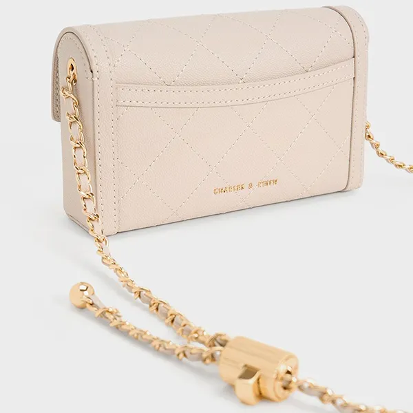 Túi Đeo Chéo Nữ Charles & Keith CNK Tallulah Quilted Push-Lock Clutch Oat CK2-70701372 Màu Trắng Sữa
