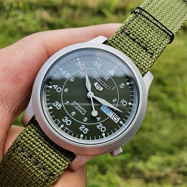 Đồng Hồ Nam Seiko Automatic Hardlex Crystal SNK805K2 Màu Xanh Quân Đội