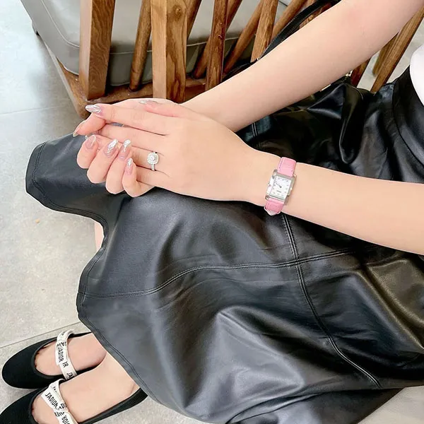 Đồng Hồ Nữ Fendi Quartz 7000L Classico Watch Màu Hồng Trắng