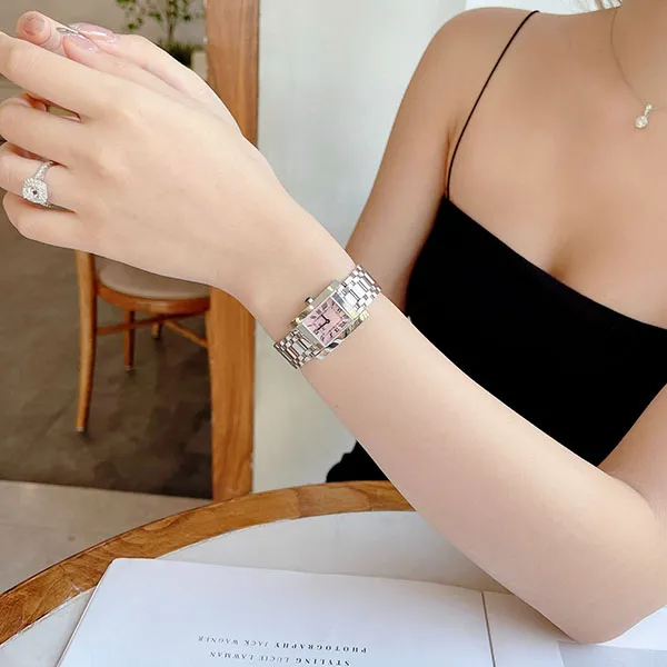Đồng Hồ Nữ Fendi Quartz 7000L Classico Watch Stainless Steel/SS Ladies Màu Hồng Bạc